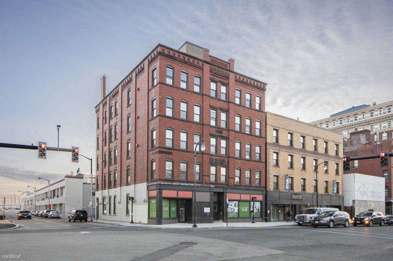 Houghton on The Grid Apartments for Rent 82 Franklin St