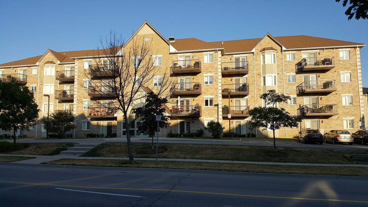 4006 Kilmer Drive, Burlington, ON L7M 4W4 2 Bedroom Condo for Rent for