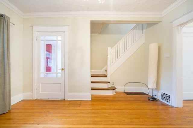 145 Avenue, Toronto, ON M6C 3L7 2 Bedroom House for 2,100