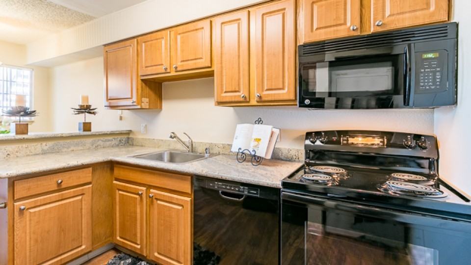 Silver Cliff Apartment Homes Apartments 5275 S Delaware St, Englewood