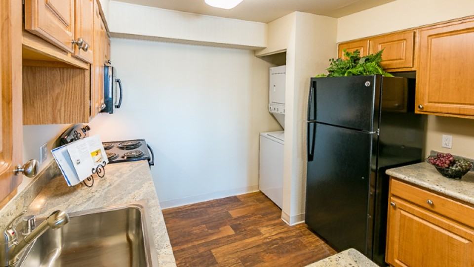 Silver Cliff Apartment Homes Apartments 5275 S Delaware St, Englewood