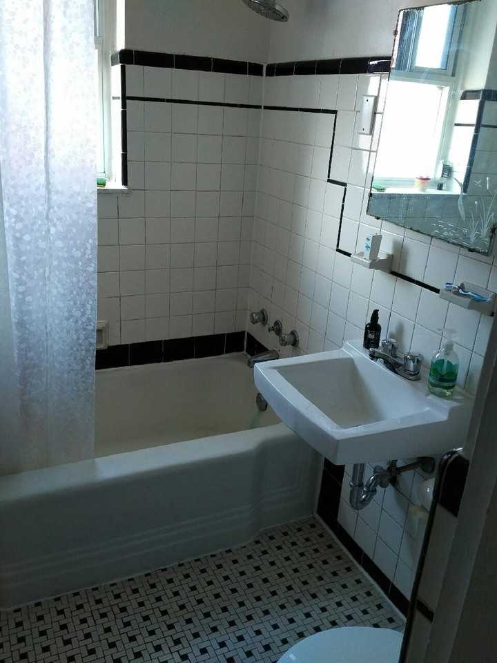 Royal York Rd & Anglesey Blvd, Etobicoke, ON M9A, Canad Apartments in