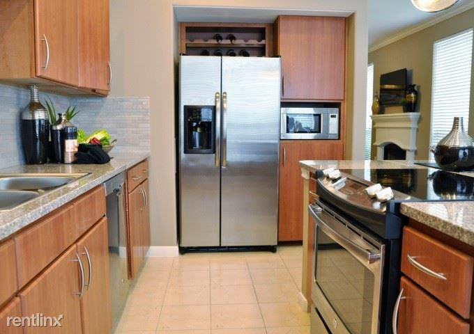 The One Bedroom Apartments in Eldridge West Oaks, Houston, TX 77077