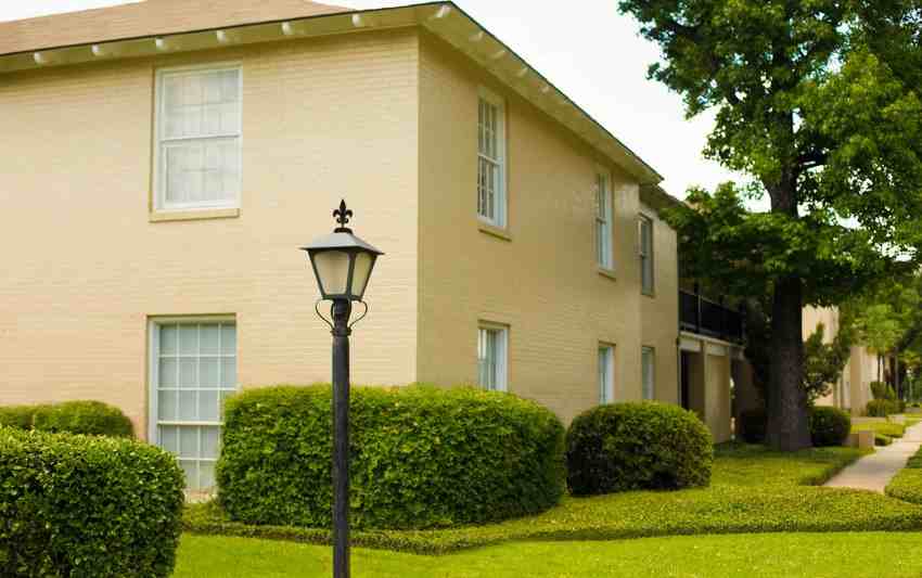 Provincial & The Crillon Apartments 1201 N Foster Dr, Baton Rouge, LA