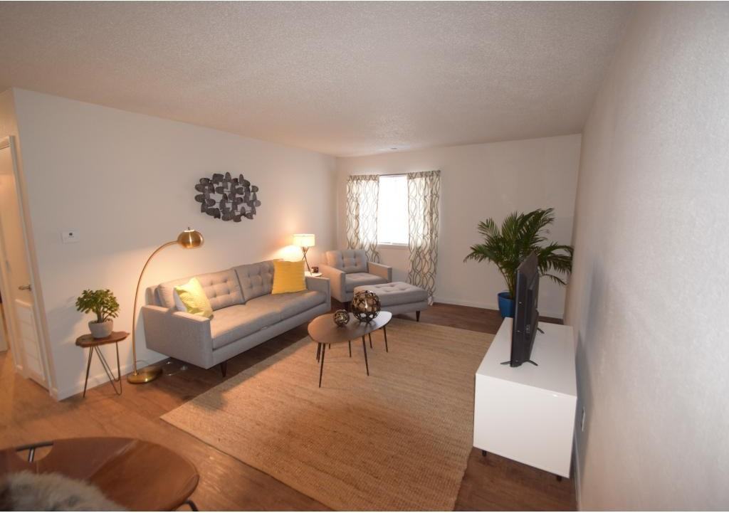 University Crossing Apartments and Townhomes 2501 Soldiers Home Rd