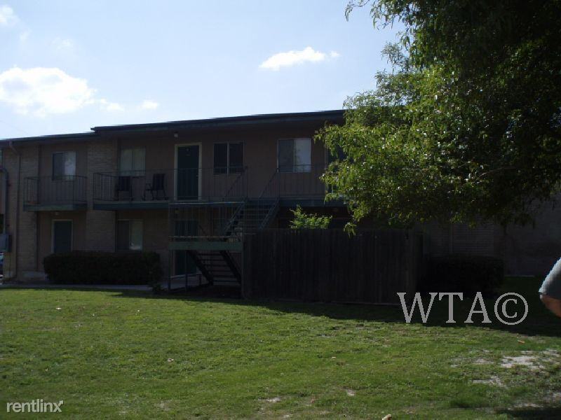 215 W Broadview Dr Apartments in Woodlawn Hills, San Antonio, TX 78228