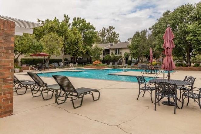 BEAUTIFUL Condo in highly desired Gated Nantucket edition Apartments