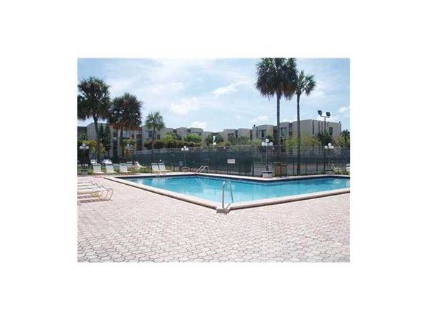 FOUNTAINBLEAU Apartments in MIAMI, FL 33174 Zumper