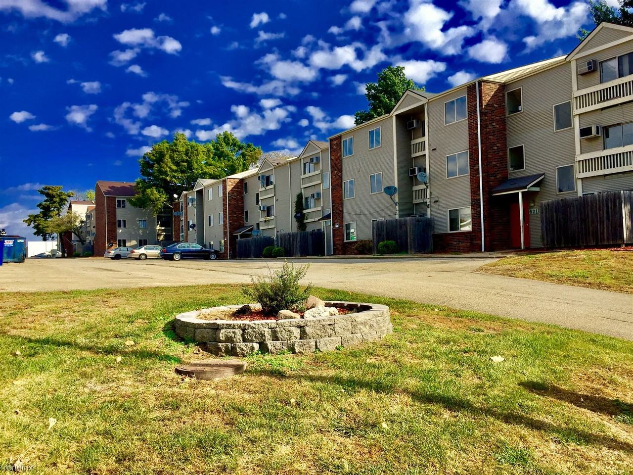 Crescent Pointe Apartments 501 Crescent Dr, Champaign, IL 61821 Zumper