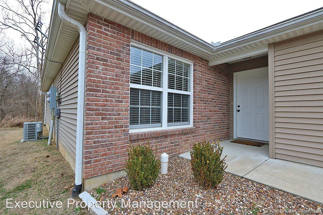 4667/4669 Greenwood Circle Apartments in Jackson, MO 63755 Zumper