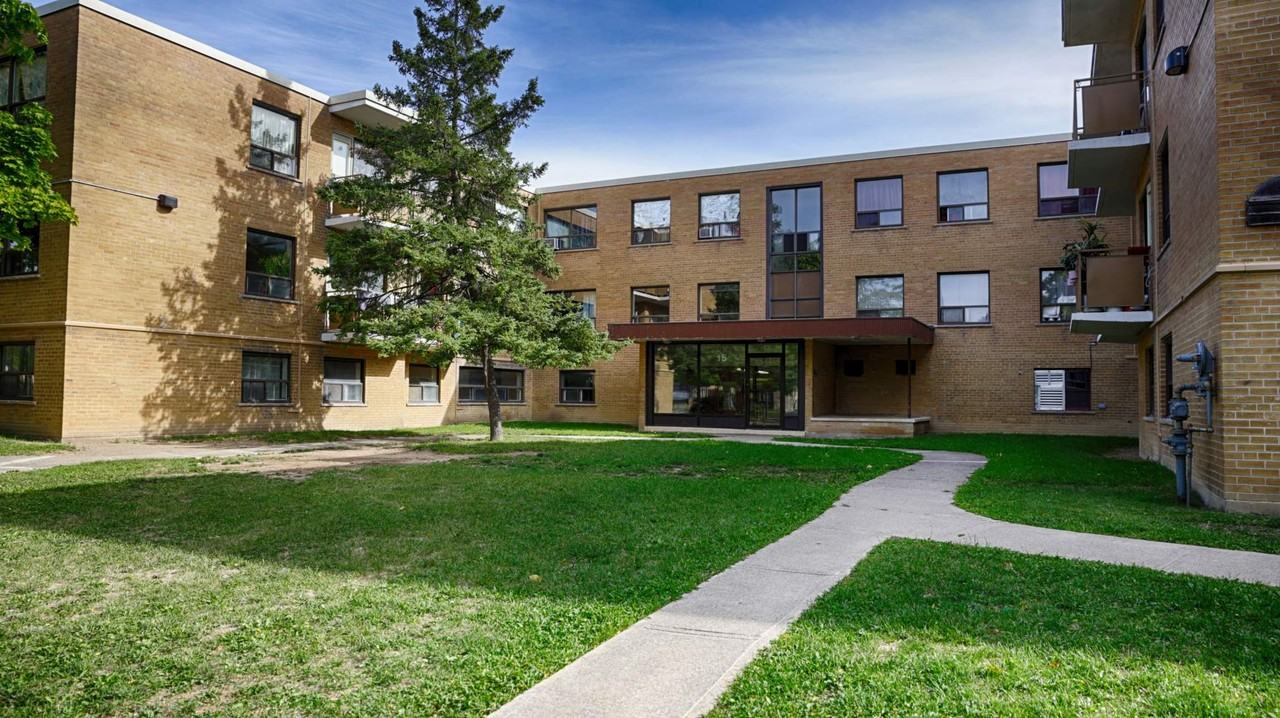 15 Jansusie Rd, Etobicoke, ON M9W 4V4, Canada 3 unit Rentals Zumper