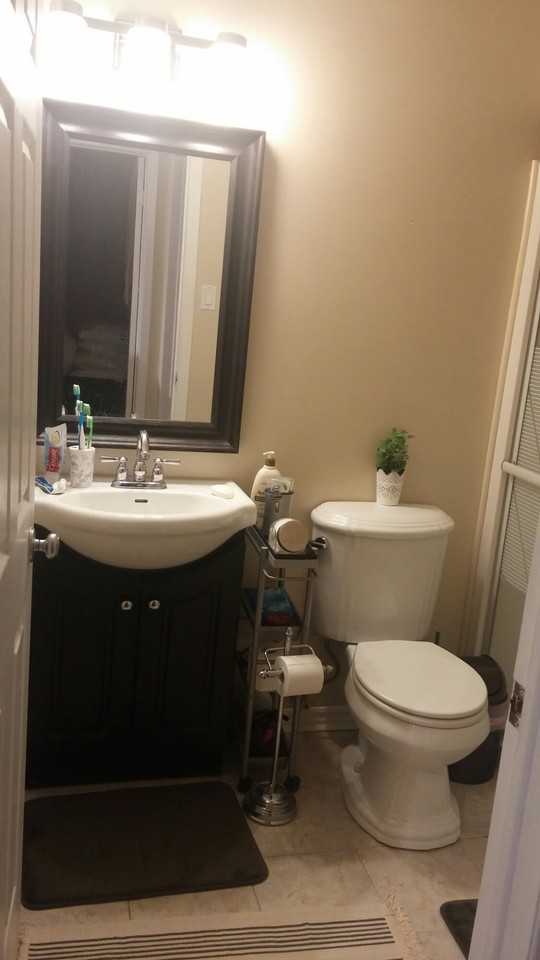 212 Viewmount Drive, Ottawa, ON K2E 7X2 2 Bedroom Apartment for 1,250