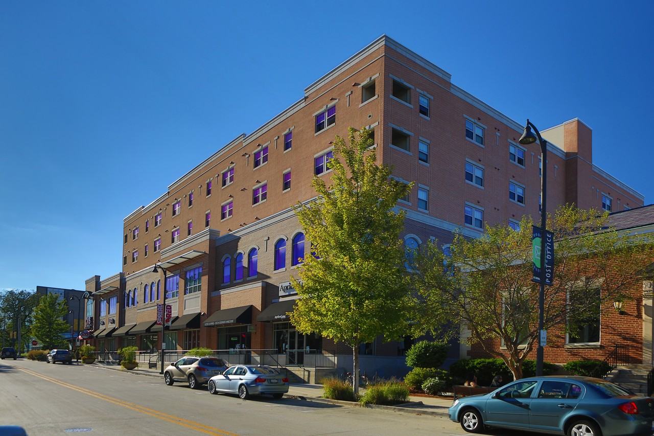 College Place Uptown Apartments 100 S Fell Ave, Normal, IL 61761 Zumper