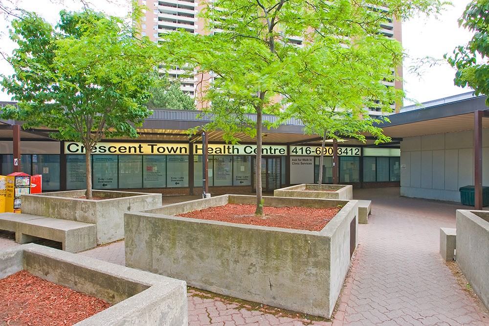 Crescent Town Apartments 7 Crescent Pl, Toronto, ON M4C 5L7 Zumper