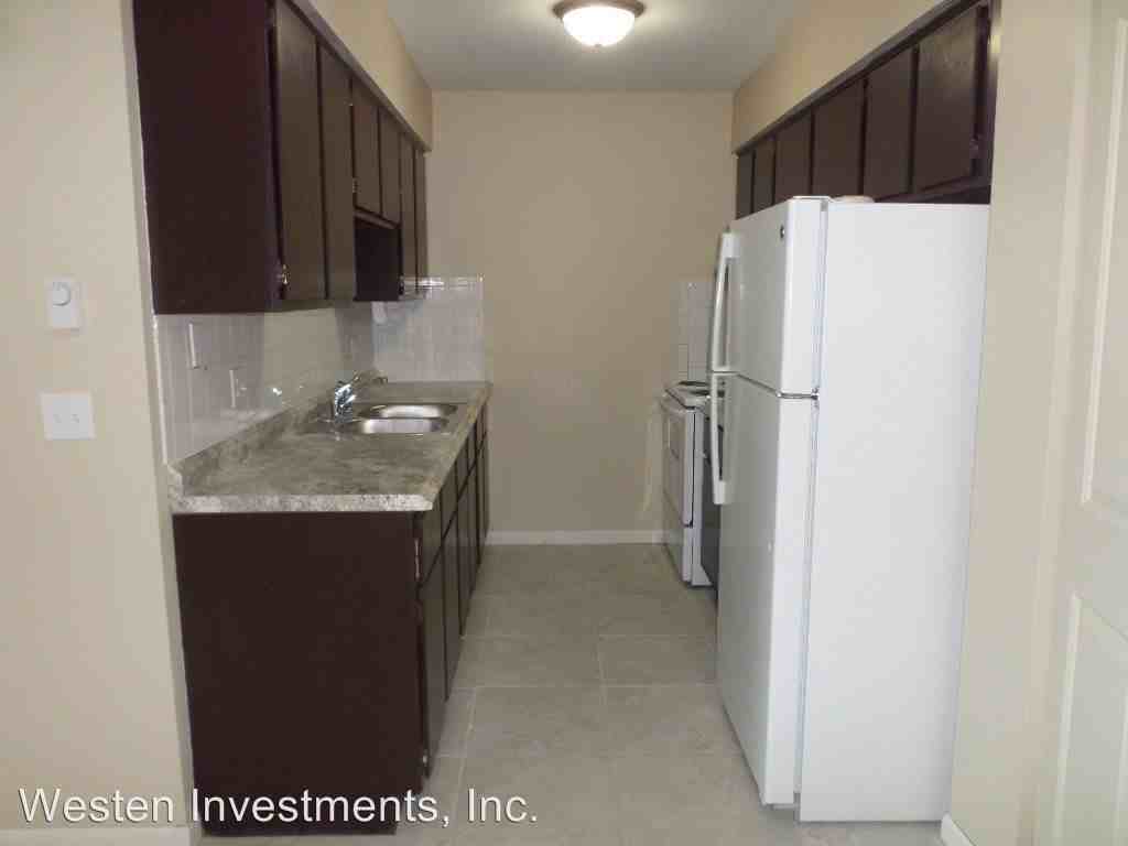 Charleston Blvd Apartments in IL 61455 Zumper