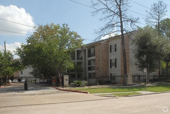 Bayou Oaks Apartments 13800 Ella Boulevard, Houston, TX 77014 Zumper