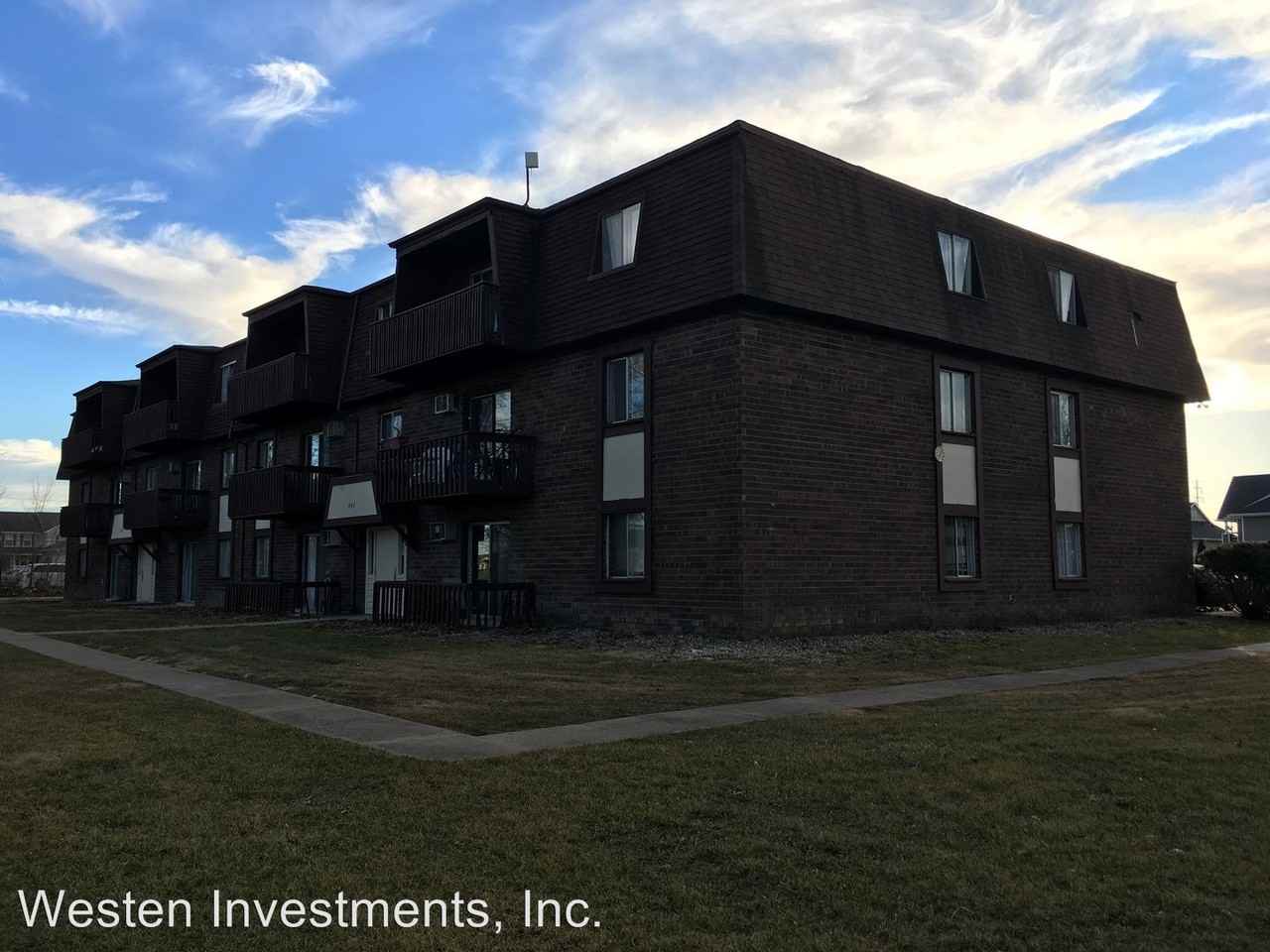 Charleston Blvd Apartments in IL 61455 Zumper