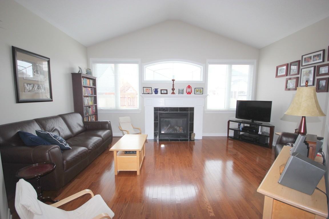 105 Trail Side Circle Apartments 105 Trail Side Cir, Ottawa, ON K4A