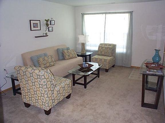 Village Glen Apartments & Townhomes 1336 Birch Tree Ln, Traverse City