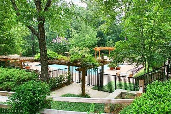 Hwy 285, Ashford Dunwoody, Perimeter Mall Apartments in Atlanta, GA