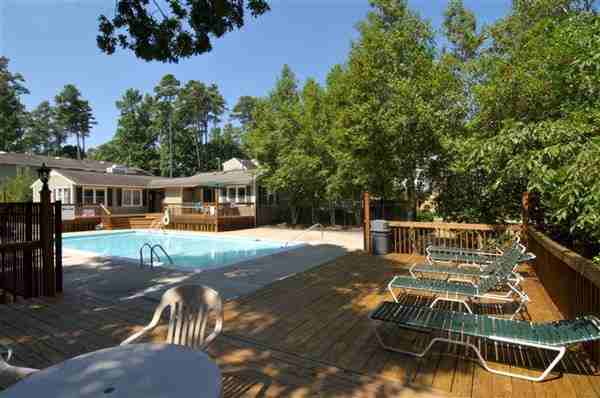 Stony Brook Apartments and Townhomes Brentwood Road/Lake Woodard