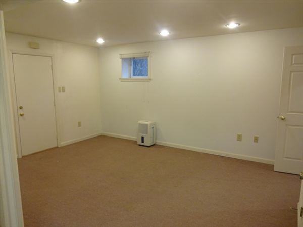 Tyson's Corner and Leesburg Pike Apartments in Wolf Trap, Wolf Trap, VA