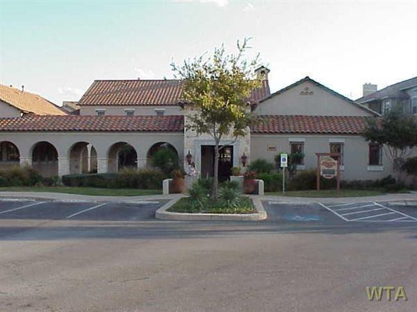 Highway 281 and Henderson Pass Apartments in Hill Country Village, Hill