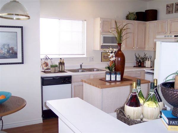 Kinwest Pkwy and Beltline Apartments in Irving, TX 75063 Zumper