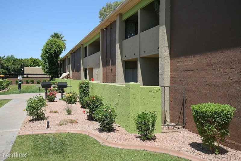 Off Camelback in the Arcadia/ Biltmore area Apartments in Phoenix, AZ