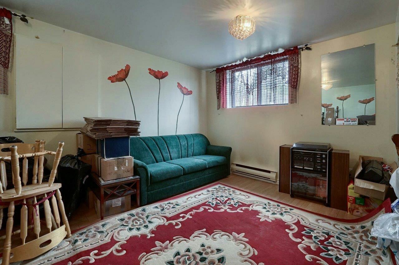 1807 Rue De Lorimier, Longueuil, QC J4K 3N6 2 Bedroom Apartment for