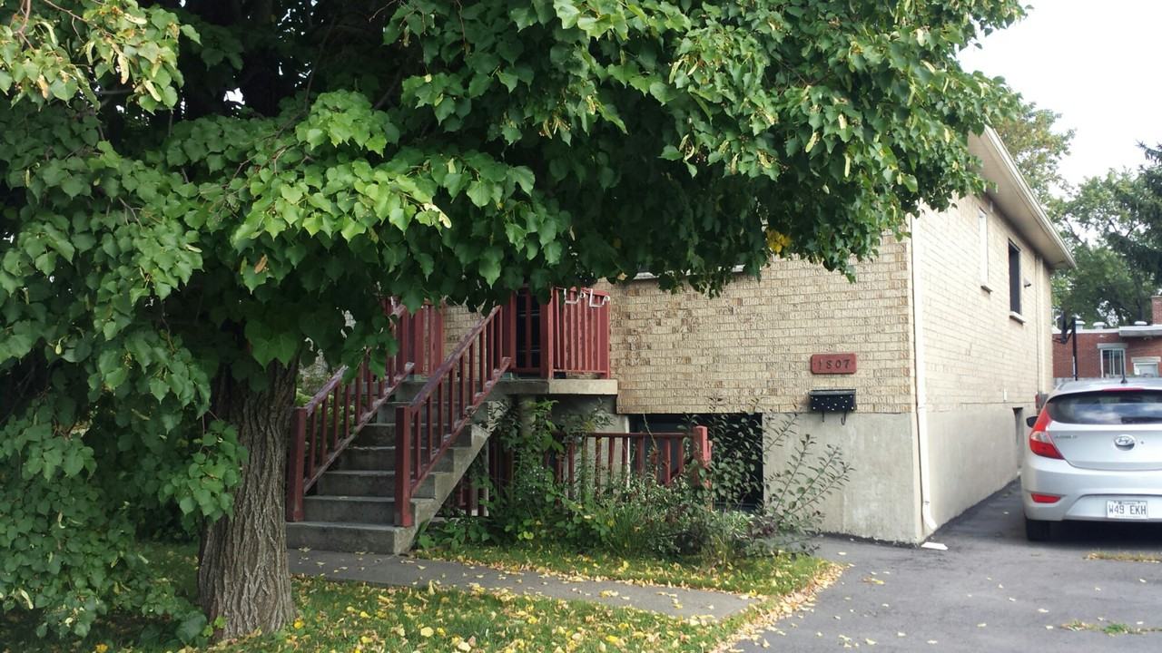 1807 Rue De Lorimier, Longueuil, QC J4K 3N6 2 Bedroom Apartment for