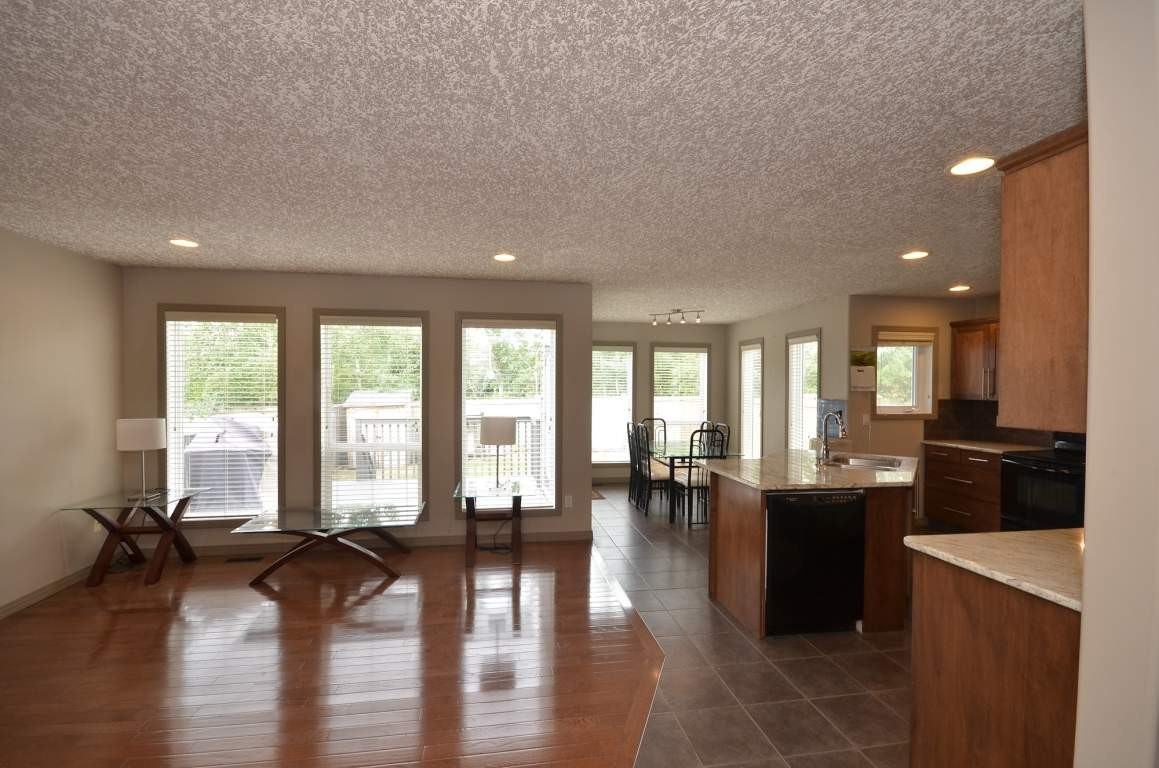 810 Lawrence Court Apartments 810 Lawrence Crt Nw, Edmonton, AB T6R 3M3 Zumper