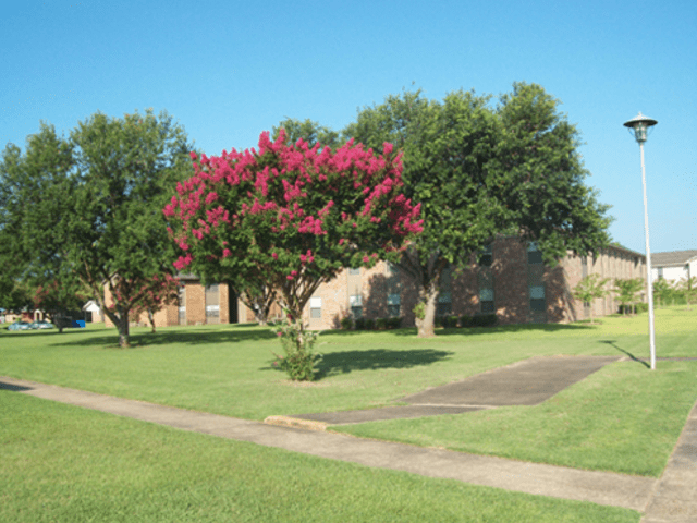 Indian Summer Apartments 100 N Melrose Ave, Natchitoches, LA 71457