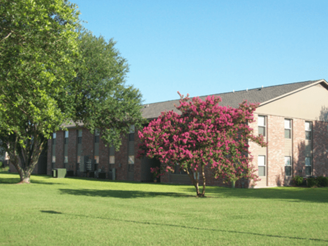 Indian Summer Apartments 100 N Melrose Ave, Natchitoches, LA 71457