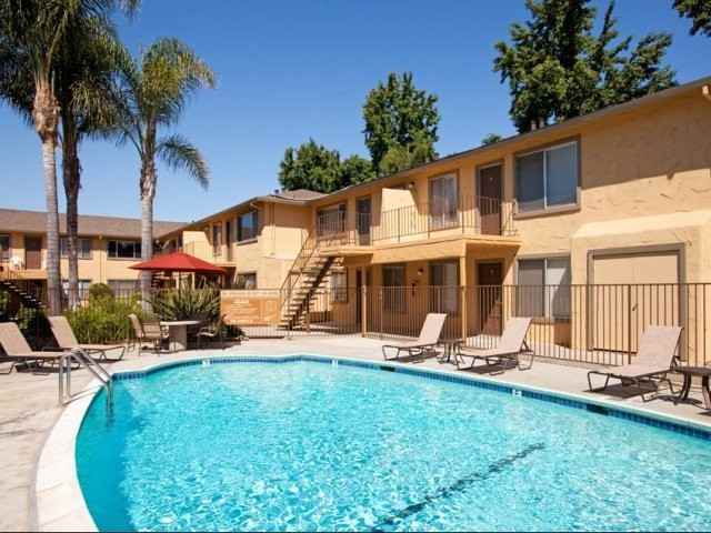 Sandpointe Apartments Billbox Code 00PRO628 412, Huntington Beach
