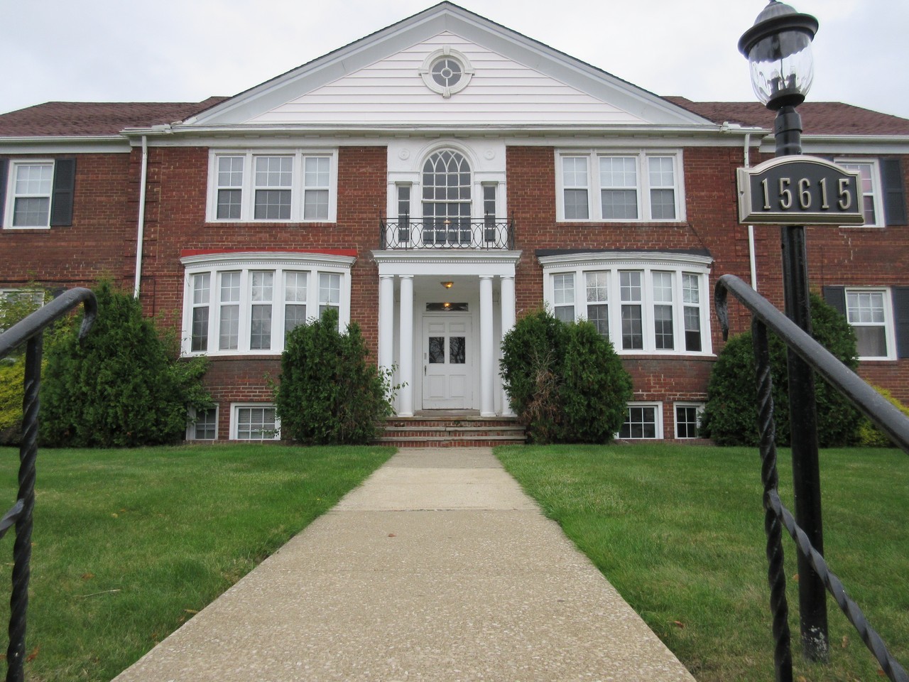 15615 Van Aken Blvd. 2, Shaker Heights, OH 44120 2 Bedroom Apartment