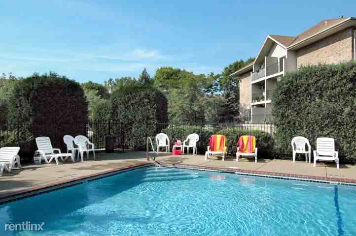 Hopkins Crossroad & Cedar Lake Rd Apartments in MN 55305