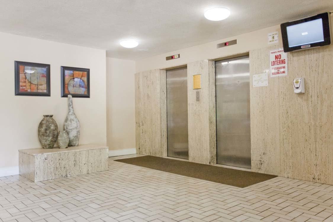 Morning Star Apartments 3420 Morning Star Dr, Mississauga, ON L4T 1X9