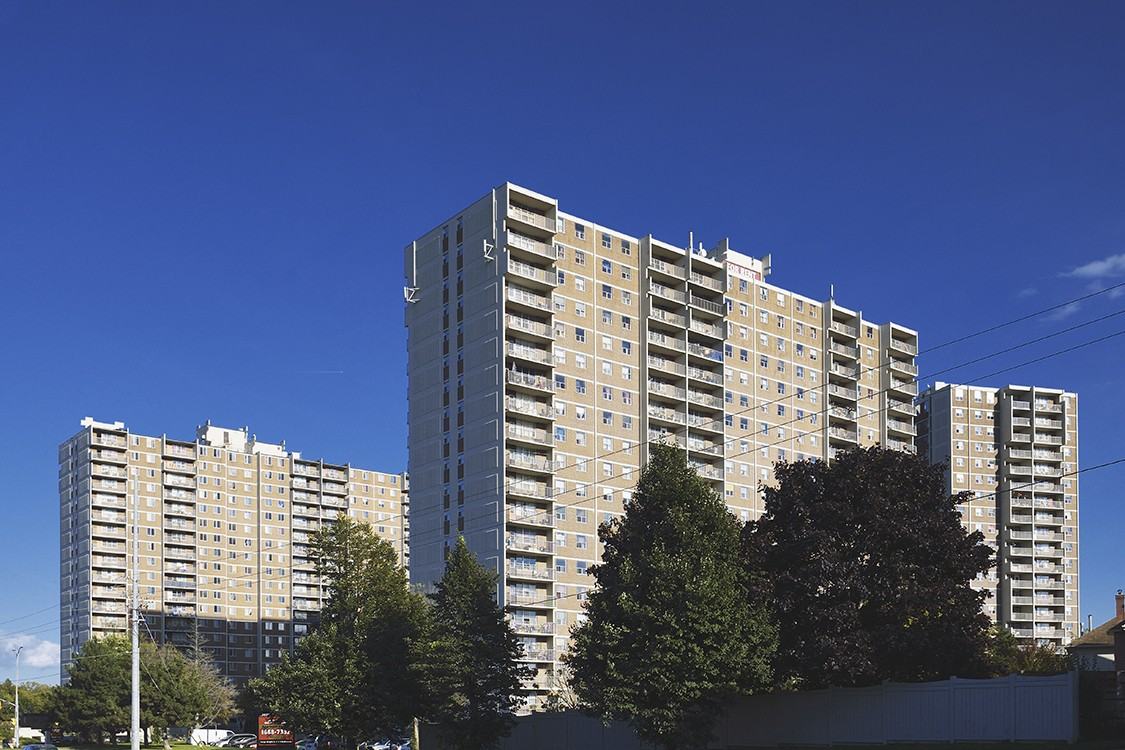 Highland Towers Apartments 200 White Oaks Ct, Whitby, ON L1P 1B8 Zumper