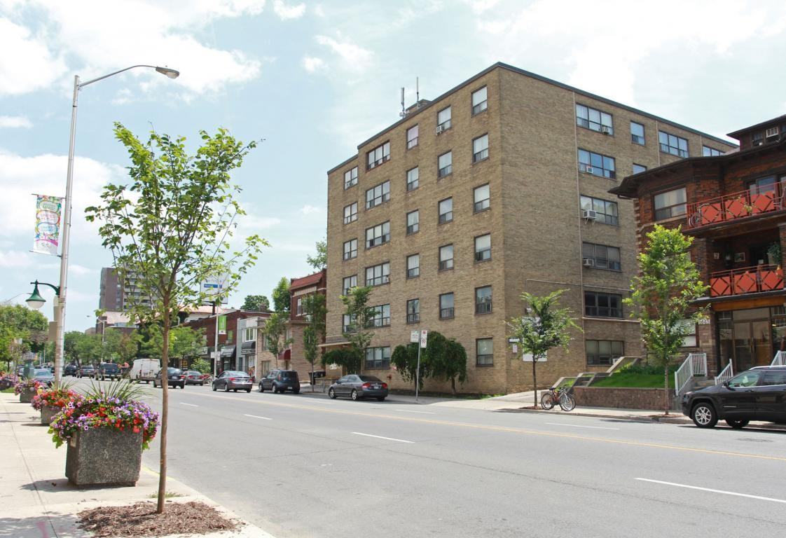 1639 Bloor St. West Apartments 1639 Bloor St W, Toronto, ON M6P 1A6