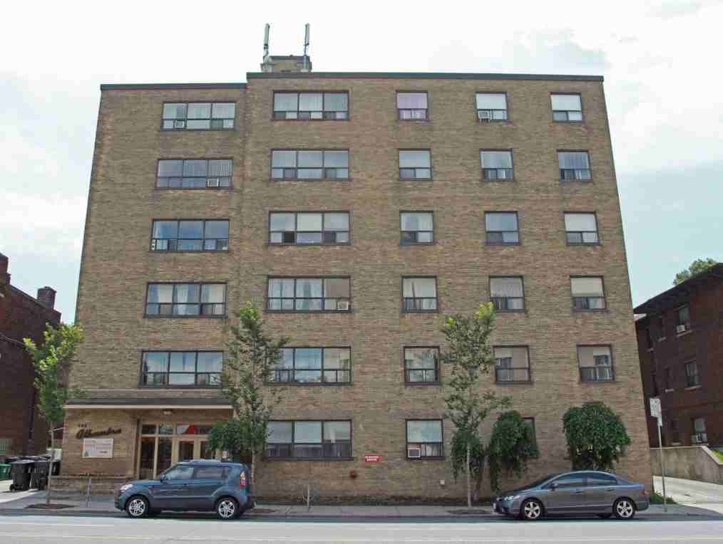 1639 Bloor St. West Apartments 1639 Bloor St W, Toronto, ON M6P 1A6