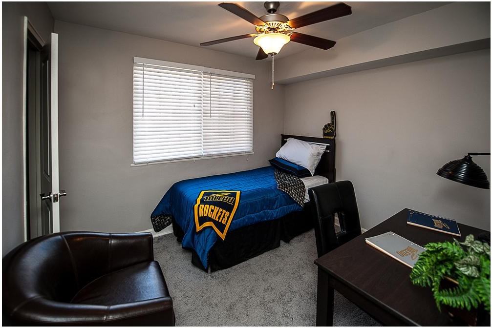 The Flats at Douglas Apartments 2804 Kenwood Blvd, Toledo, OH 43606