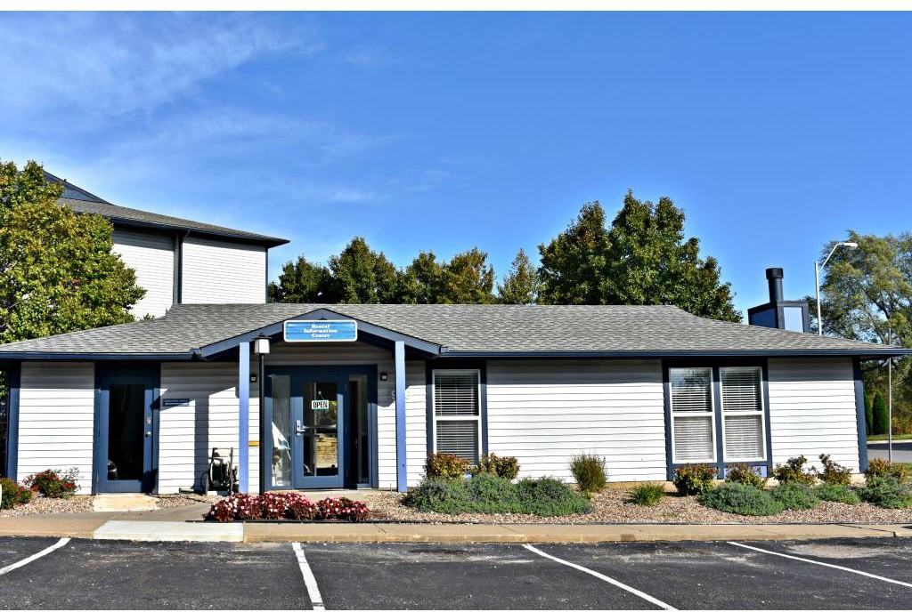 The Belmont Apartments 900 NW 79th Terrace, Kansas City, MO 64118