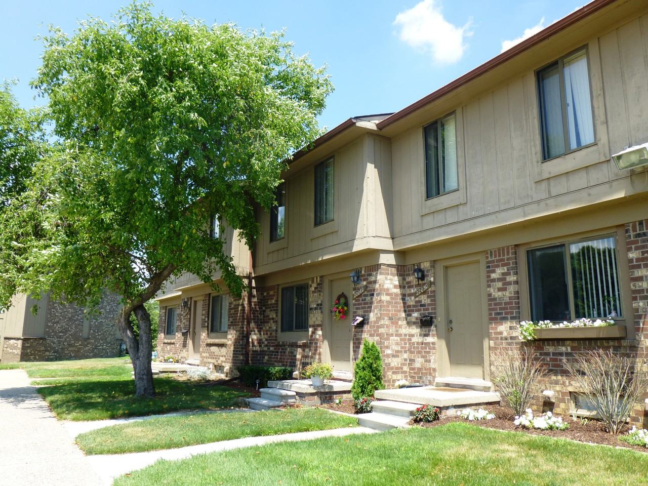 Green Hill Apartments 22225 Green Hill Rd, Farmington Hills, MI 48335