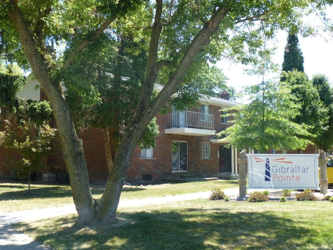 Gibraltar Pointe Apartments 30040 Kingsbridge Dr, Rockwood, MI 48173