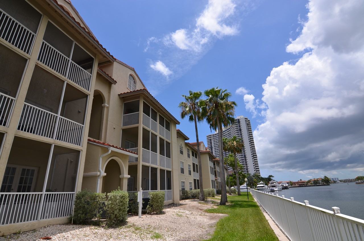 Lincoln Pointe Apartments 17900 NE 31st Ct, Aventura, FL 33160 Zumper