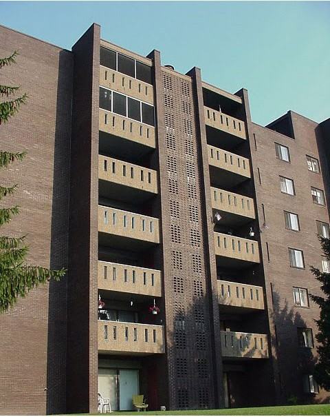 White Oak Village Apartments 152 Royal Oak Dr, McKeesport, PA 15131