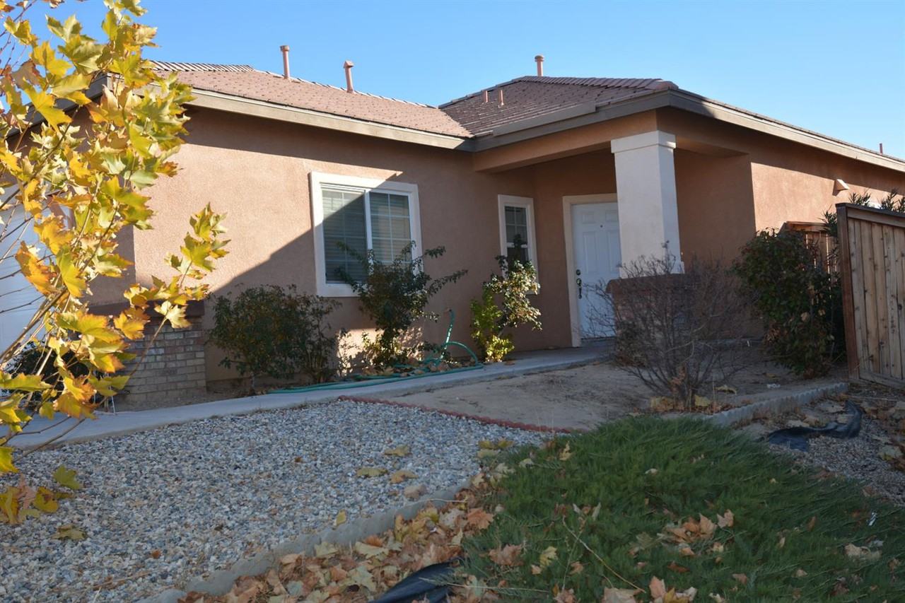 15399 Baxter St, Victorville, CA 92394 3 Bedroom House for Rent for