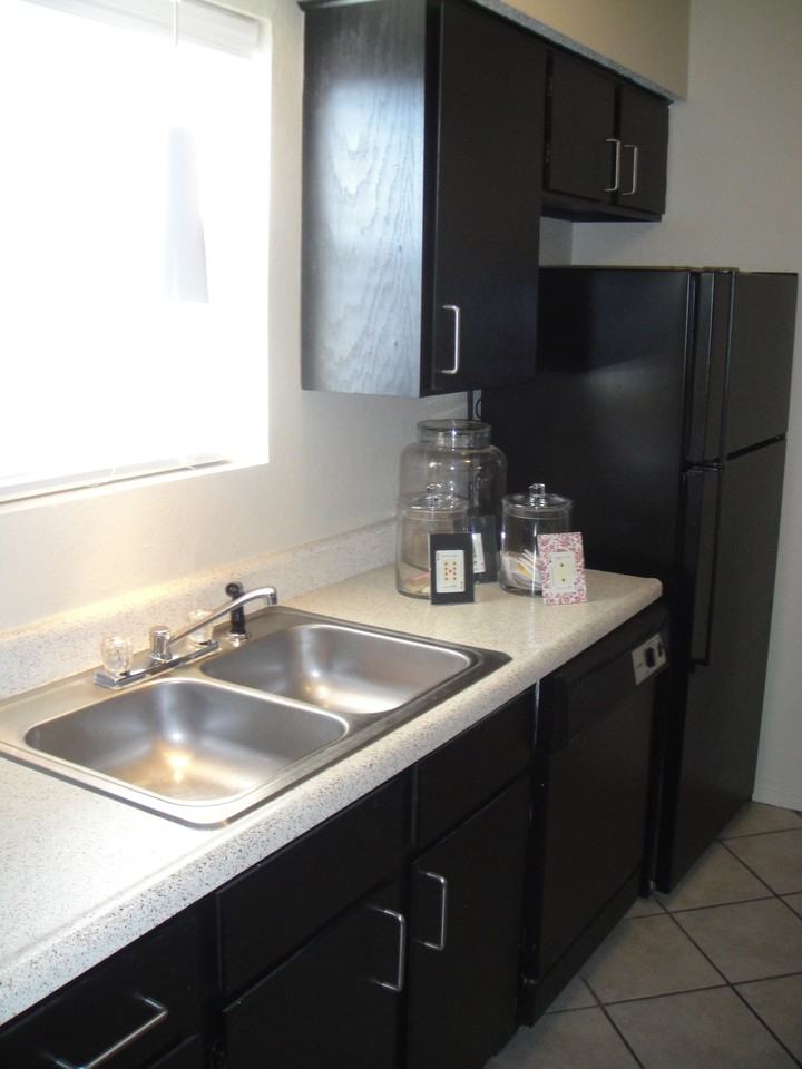 Meadow Park Townhomes Apartments 509 N Hewitt Dr, Hewitt, TX 76643