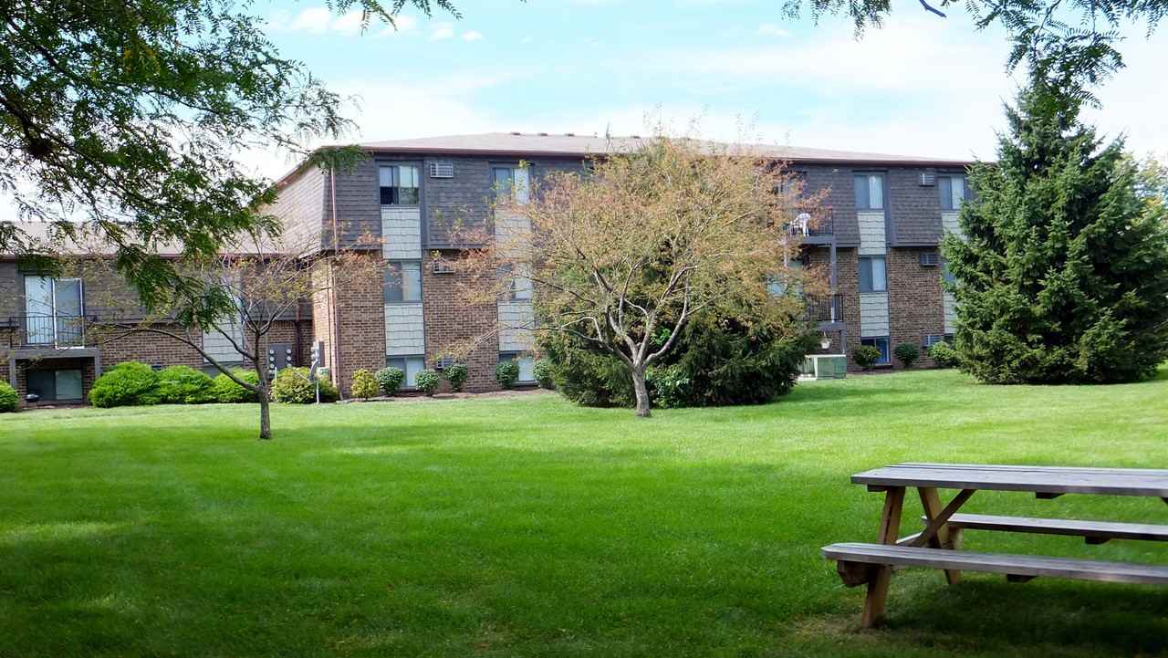Three Pines Apartments 940 W State Line Rd, Toledo, OH 43612 Zumper